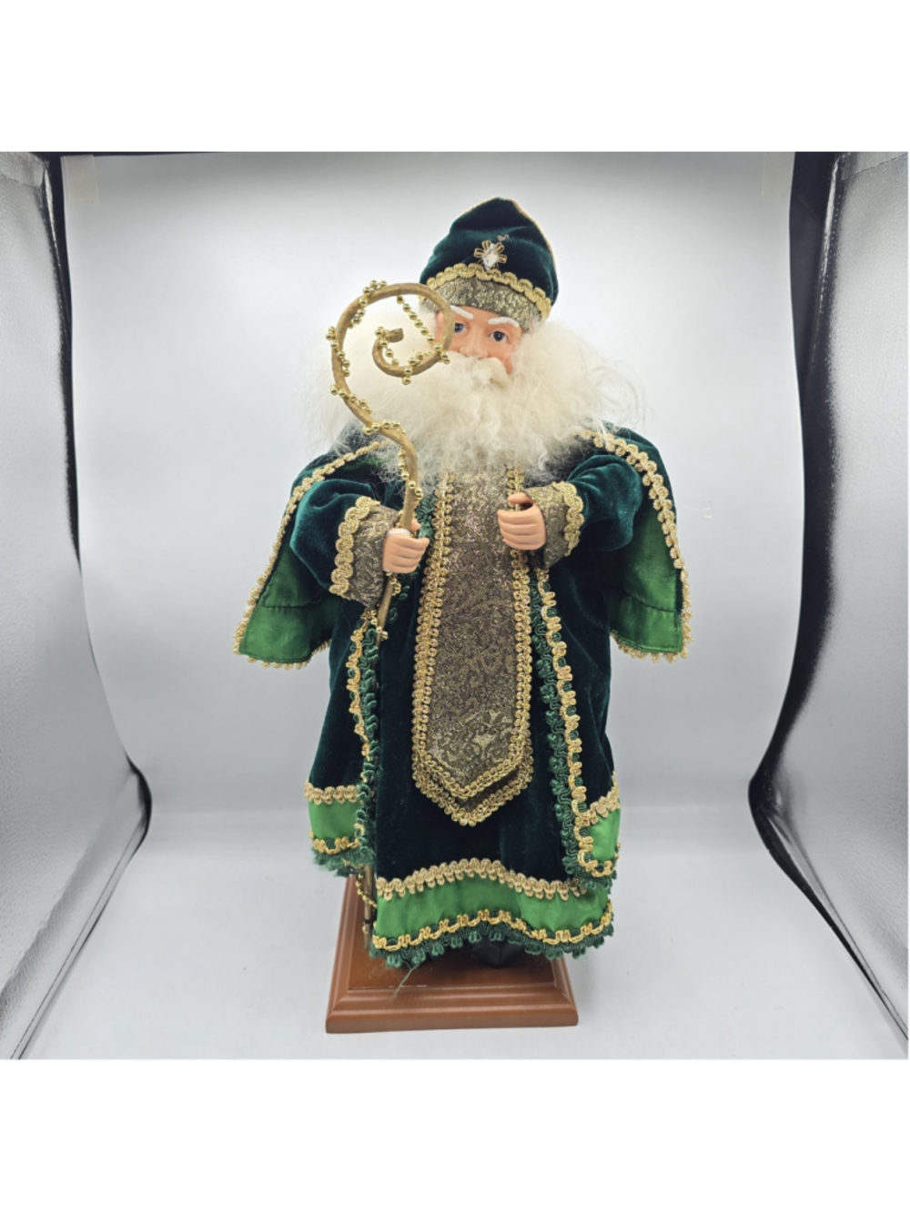 Home For The Holidays Visions Of Santa Emerald Green Velvet Christmas Decor 18"